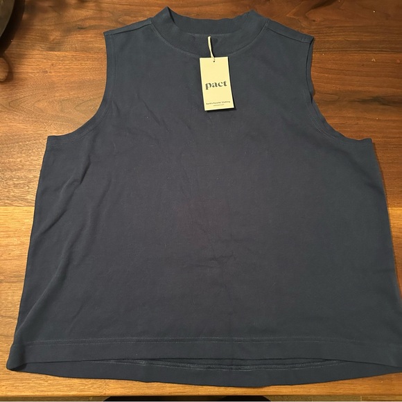 Pact women’s tops - Picture 4 of 5